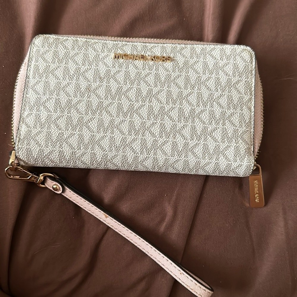 MK wallet / wristlet